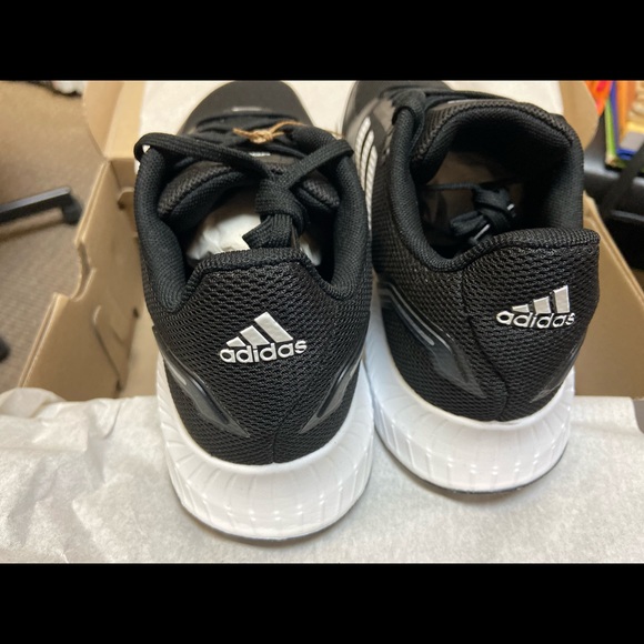 Adidas shoes women size 9 - Picture 3 of 4